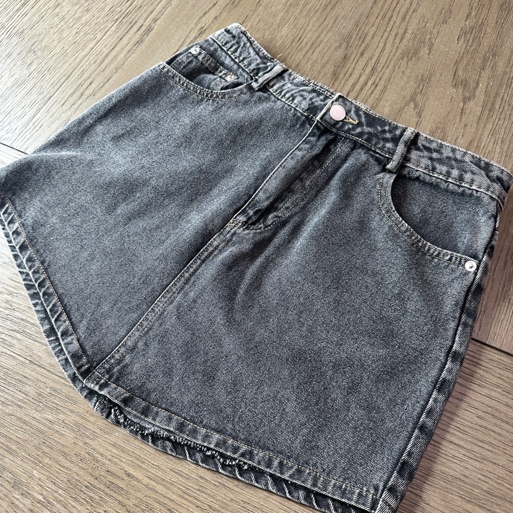 Le Lis Black Denim Mini Skirt Size Small - Picture 6 of 9